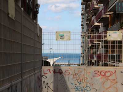 Di fronte  il mare, che ci appare quasi come una visione(foto di Antonio Caradonna)